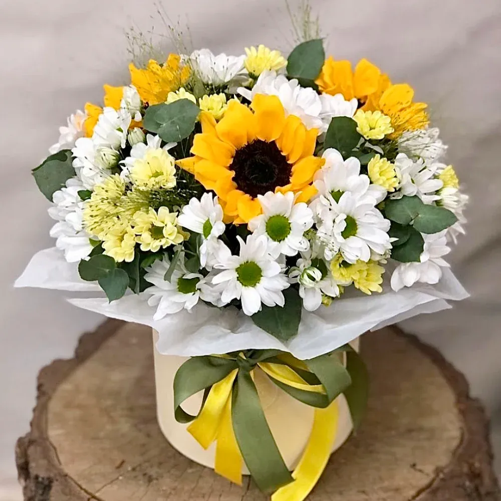 Подсолнухи в шляпной коробке