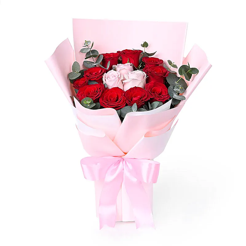 Букет из 13 разноцветных роз