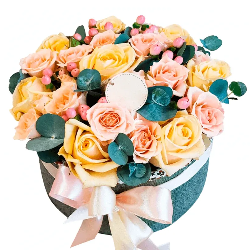 Цветы в коробке «Кремовый закат»