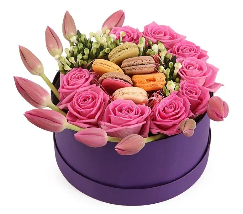 Цветы в коробке «Оригинальный комплимент»