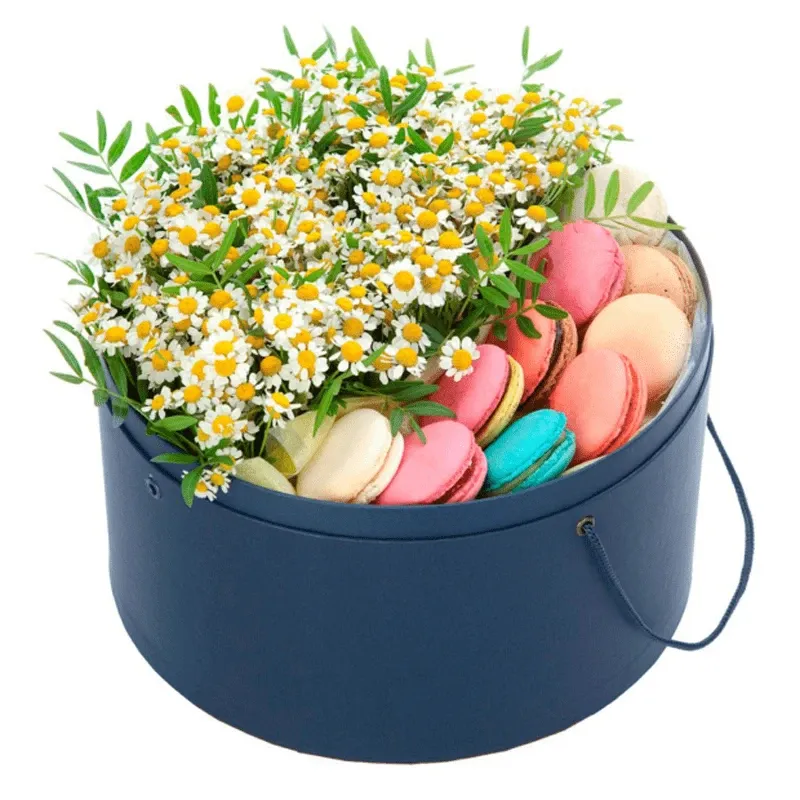 Цветы в коробке «Романтичный поступок»