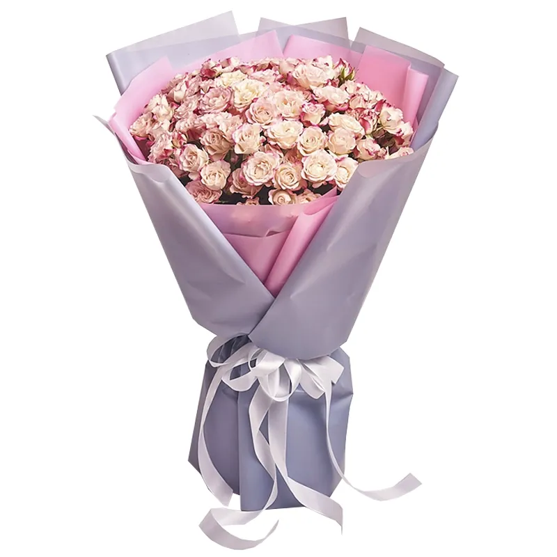 Композиция 25 бело-розовых кустовых роз
